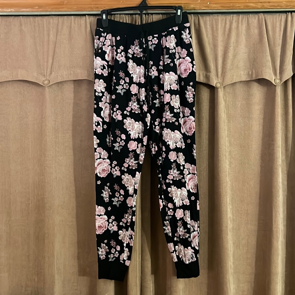 Floral design joggers